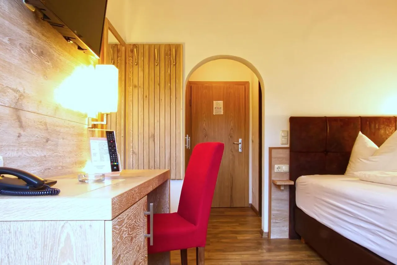 Отель Garnihotel Zur Linde - Bayerischer Wald - Aktivcard Mit 154 Kostenfreien Leistungen - Kostenloser Parkplatz Лоберг
