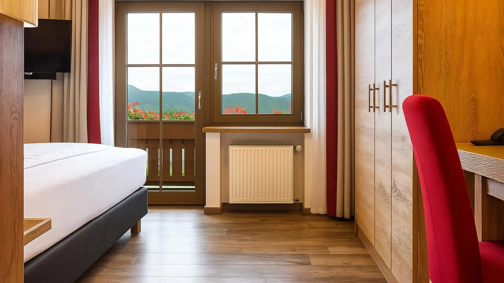 Hotel Garnihotel Zur Linde - Bayerischer Wald - Aktivcard Mit 154 Kostenfreien Leistungen - Kostenloser Parkplatz Lohberg