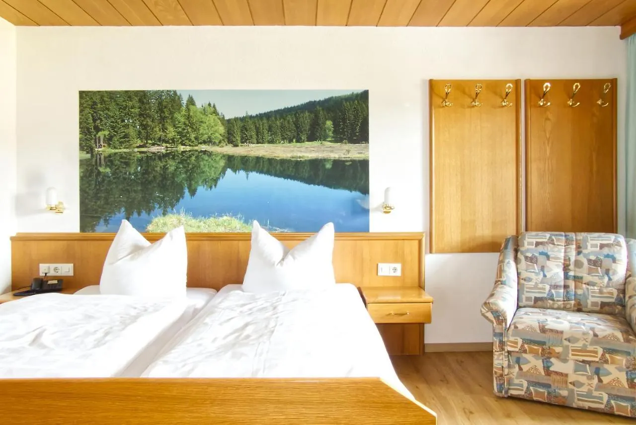 Garnihotel Zur Linde - Bayerischer Wald - Aktivcard Mit 154 Kostenfreien Leistungen - Kostenloser Parkplatz لوبيرغ فندق